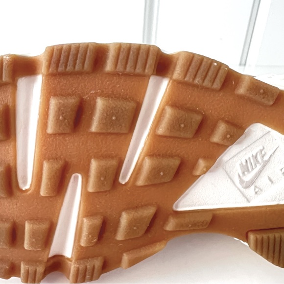 NIKE - Air Huarache By Nike AA0524-200 - Picture 14 of 15